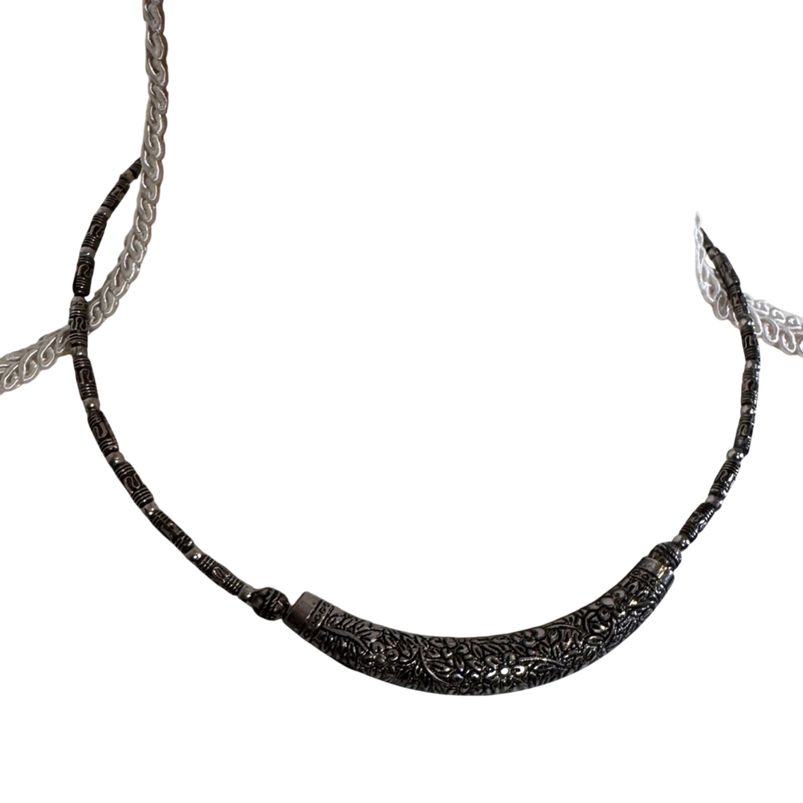 Vintage Silver Tone Scroll Bead On Wire Choker Necklace Womens Estate Jewelry